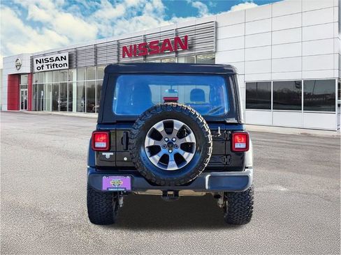 Used 2018 Jeep Wrangler Unlimited Sport image 6
