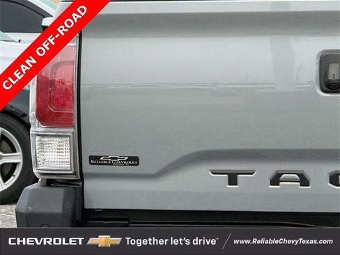 Used 2020 Toyota Tacoma TRD Off-Road image 8