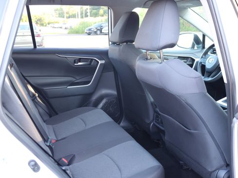 Certified 2025 Toyota RAV4 XLE FWD image 19