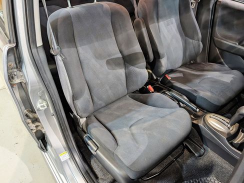 Used 2010 Honda Fit Sport image 28