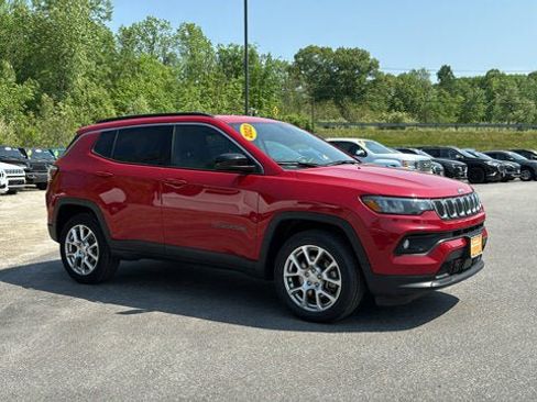 Certified 2023 Jeep Compass Latitude AWD/4WD image 2