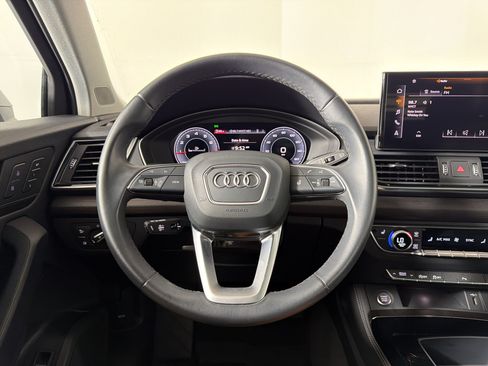 Used 2023 Audi Q5 2.0T Premium Plus w/ Premium Plus Package AWD/4WD image 13