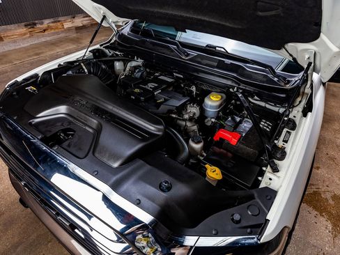 Used 2024 RAM 2500 Limited w/ Safety Group AWD/4WD image 40
