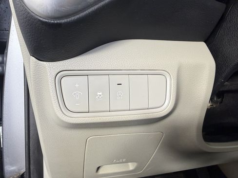 Used 2025 Kia Soul LX w/ LX Technology Package FWD image 20