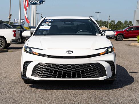 Used 2026 Toyota Camry SE FWD image 2