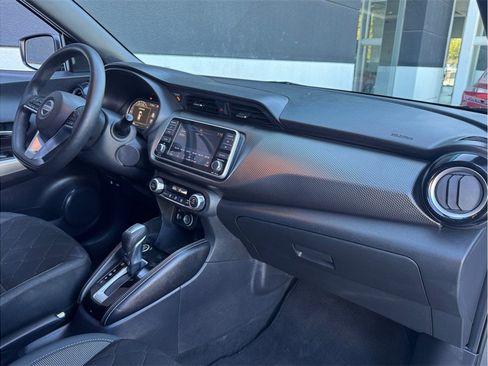 Used 2019 Nissan Kicks SV FWD image 21