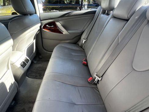 Used 2011 Toyota Camry XLE image 29