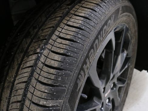 Used 2023 GMC Terrain SLT w/ Elevation Edition image 34