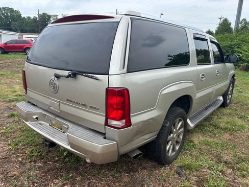Used 2004 Cadillac Escalade ESV AWD image 5