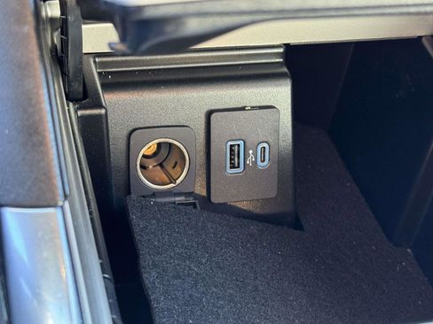 Certified 2022 Ford Explorer XLT w/ Equipment Group 202A image 27