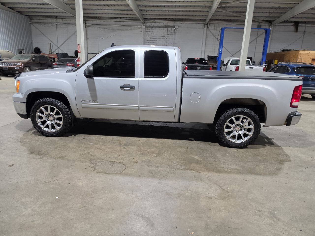 Used 2012 GMC Sierra 1500 SLE w/ Power Tech Package AWD/4WD image 6