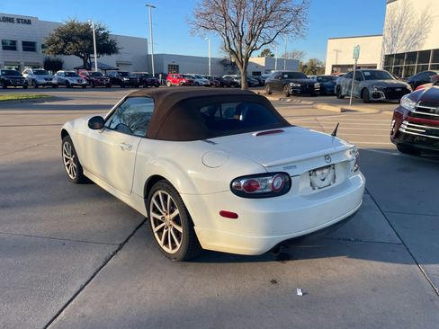 Used 2006 MAZDA MX-5 Miata Grand Touring w/ Appearance Pkg image 2