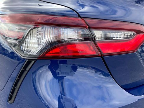 Used 2024 Toyota Camry SE image 27