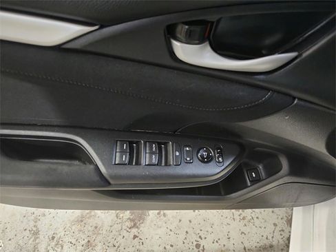 Used 2018 Honda Civic EX image 17
