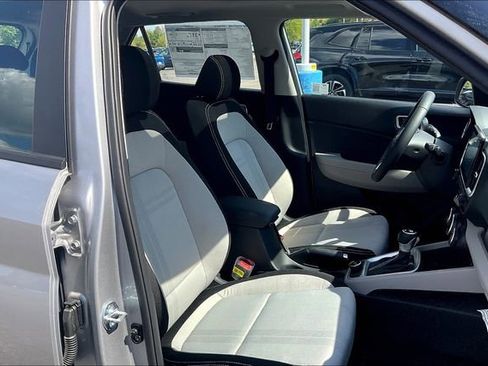 New 2025 Hyundai Venue SEL image 29