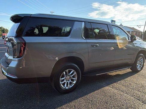 New 2026 Chevrolet Suburban LT w/ Comfort Package RWD image 7