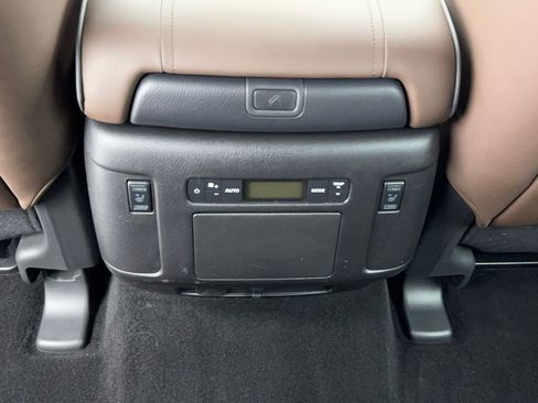 Used 2024 Nissan Armada Platinum w/ Captain's Chairs Package image 23