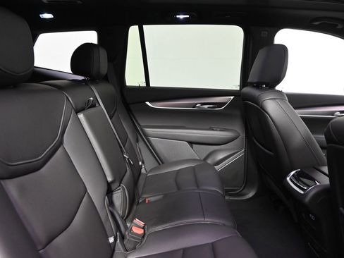 New 2025 Cadillac XT6 Luxury image 18