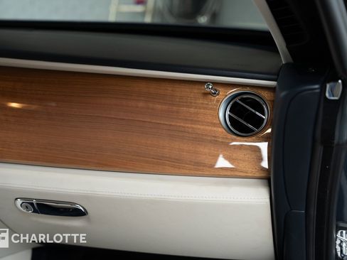 Used 2019 Rolls-Royce Wraith image 33
