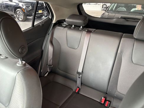 Used 2025 Buick Encore GX Preferred image 38