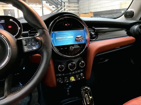 Used 2024 MINI Cooper SE image 9