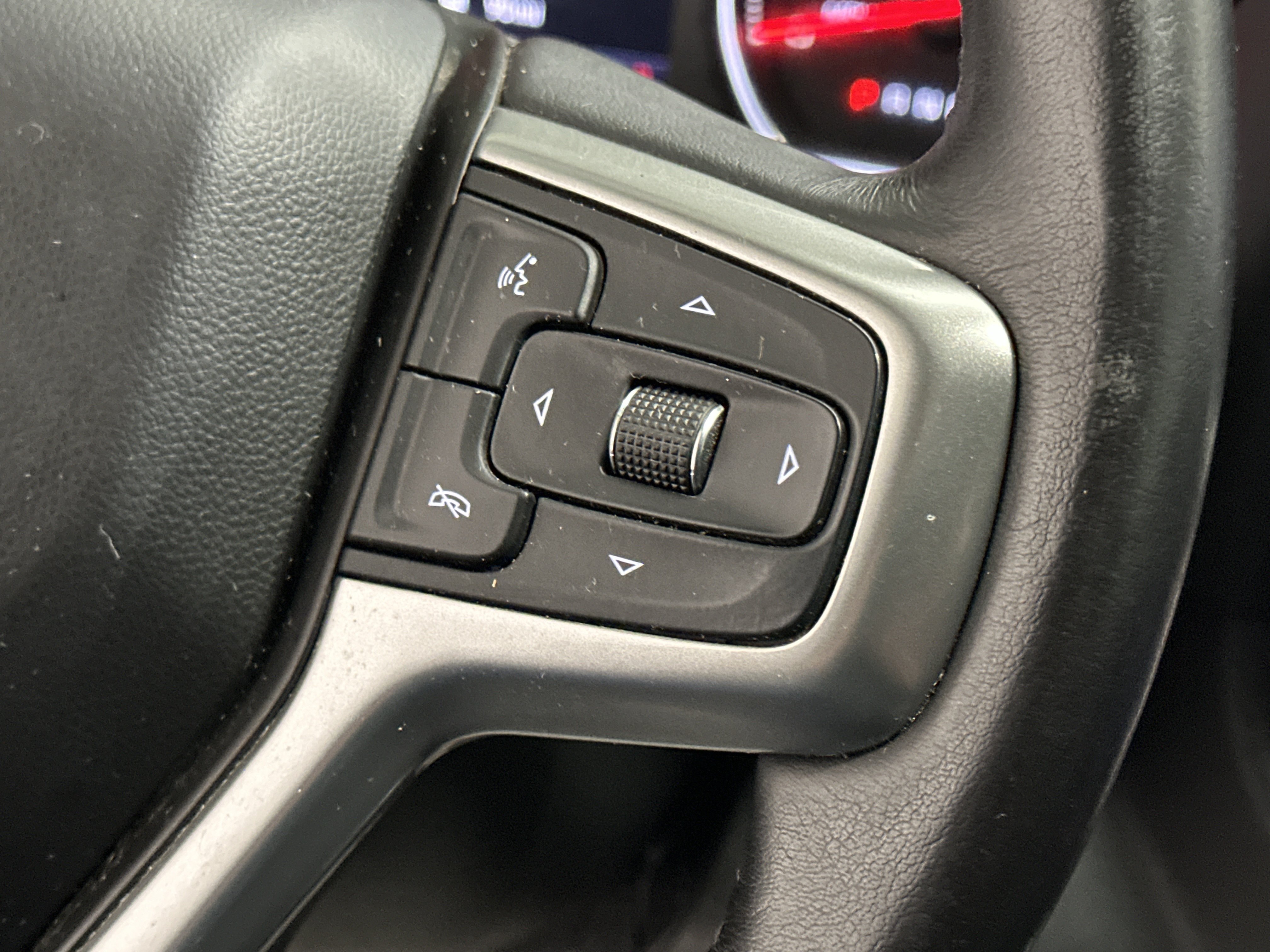Used 2020 Chevrolet Silverado 1500 RST AWD/4WD image 28