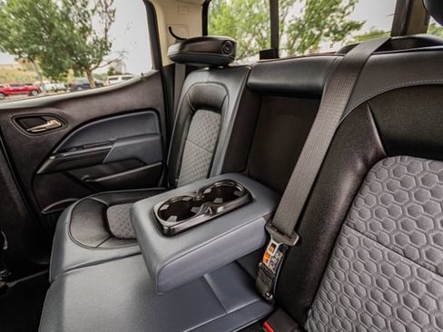 Used 2020 Chevrolet Colorado Z71 AWD/4WD image 32