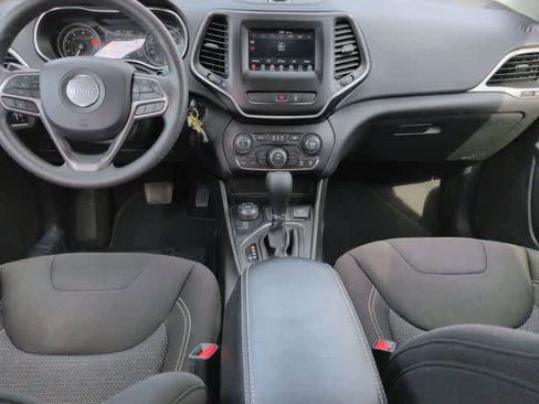 Used 2021 Jeep Cherokee Latitude AWD/4WD image 15
