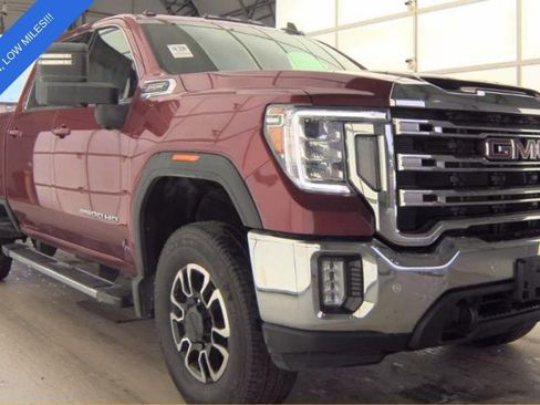 Used 2020 GMC Sierra 2500 SLE w/ SLE Value Package; image 2