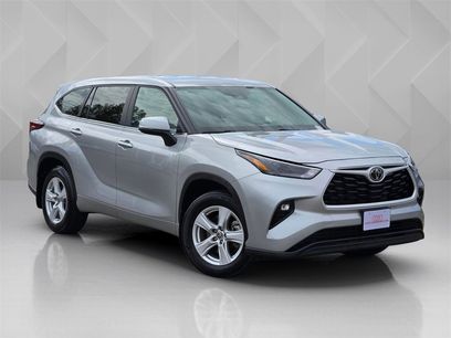 Used 2024 Toyota Highlander LE