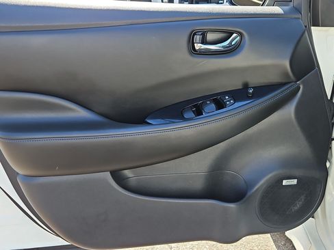 Used 2020 Nissan Leaf SL Plus FWD image 11
