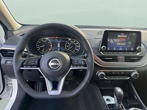 Certified 2025 Nissan Altima 2.5 SR AWD/4WD image 30