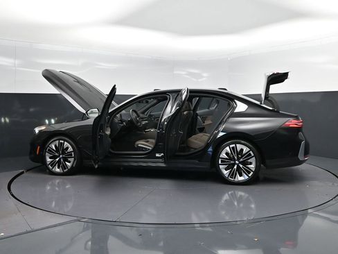 Certified 2025 BMW 530i xDrive AWD/4WD image 46
