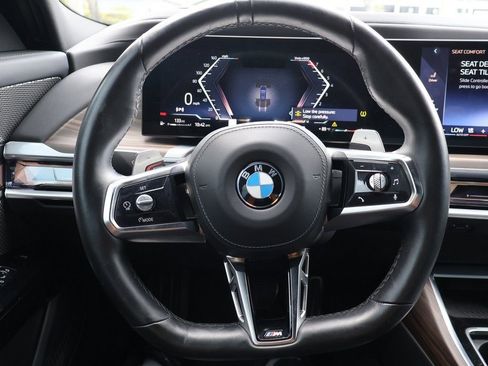 Used 2025 BMW 740i w/ Premium Package RWD image 44