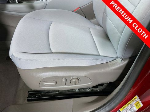 Used 2016 Chevrolet Malibu LT image 20