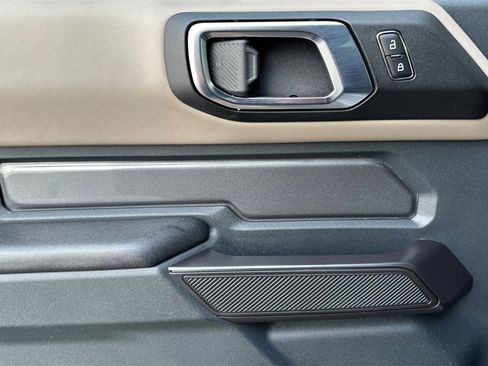 Used 2024 Ford Bronco Wildtrak image 11