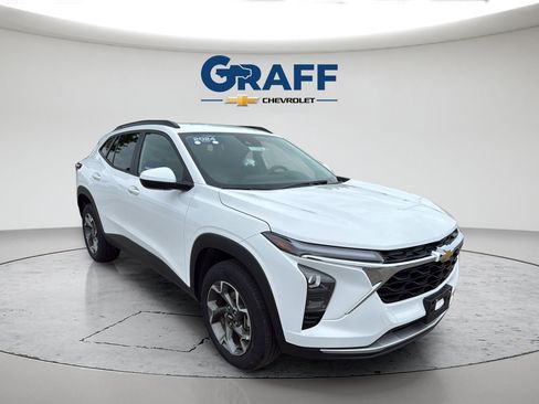 Used 2024 Chevrolet Trax LT FWD image 11