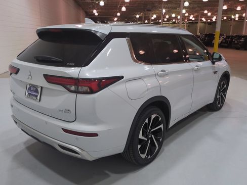 Used 2023 Mitsubishi Outlander SEL AWD/4WD image 5