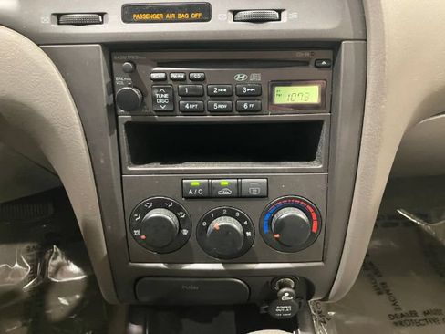 Used 2006 Hyundai Elantra GLS FWD image 23