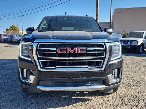 Used 2021 GMC Yukon XL SLT image 2