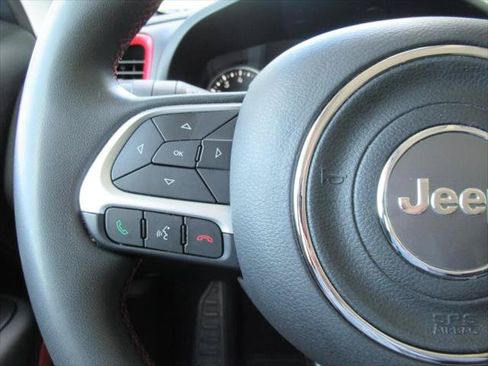 Certified 2023 Jeep Renegade Trailhawk AWD/4WD image 23