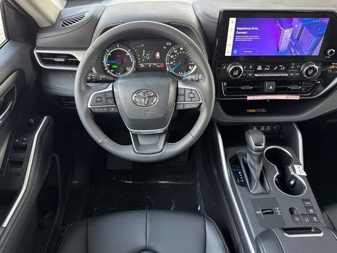 New 2026 Toyota Highlander XLE image 16
