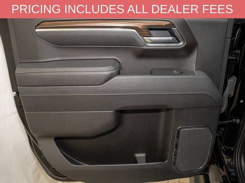 Used 2025 Chevrolet Silverado 1500 LT Trail Boss w/ Convenience Package II AWD/4WD image 10