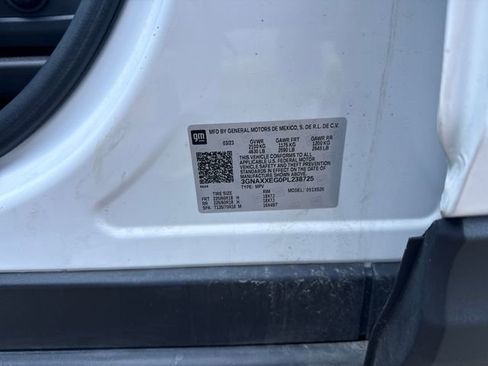 Used 2023 Chevrolet Equinox Premier AWD/4WD image 34
