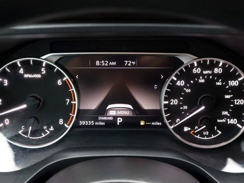 Used 2022 Nissan Rogue SV image 32