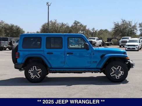 New 2025 Jeep Wrangler Unlimited Sahara w/ Technology Group AWD/4WD image 4