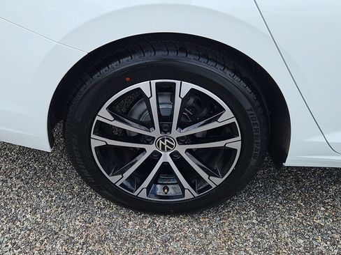 Used 2025 Volkswagen Jetta Sport FWD image 9