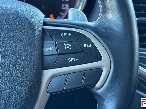 Used 2017 Jeep Grand Cherokee Overland image 29