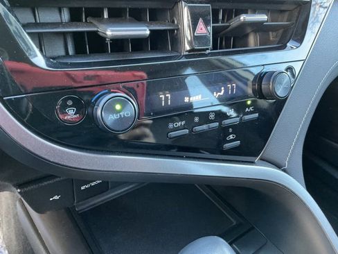 Used 2024 Toyota Camry SE image 22