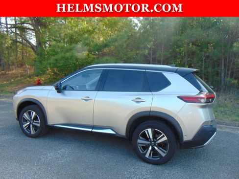 Used 2023 Nissan Rogue Platinum w/ Platinum Premium Package image 2